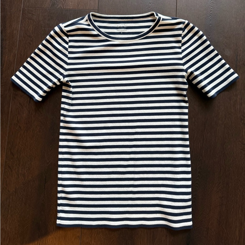 J.Crew Perfect Fit short sleeved tee in navy stripe